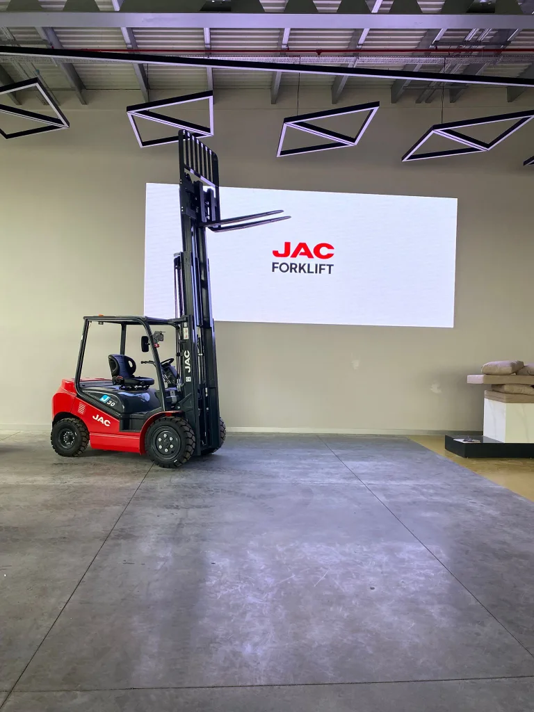 JAC 3 TON 4.50 M. TRİPLEKS ASANSÖR DİZEL FORKLİFT