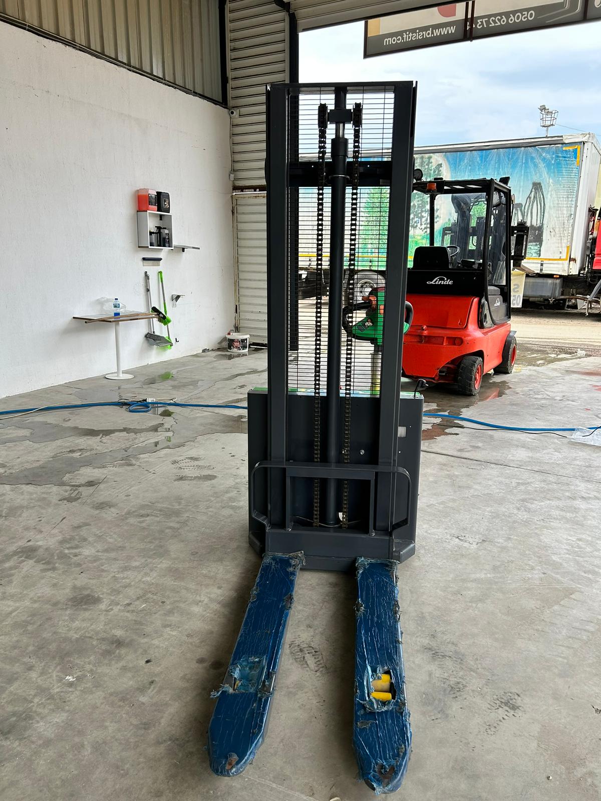 1.5 TON 3 METRE TAM OTOMATİK İSTİF MAKİNESİ