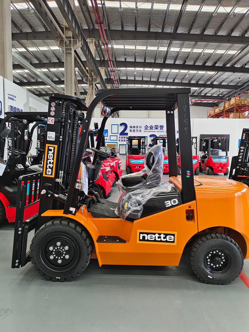 Nette marka 3 ton Dizel 4.50 Tripleks Forklift