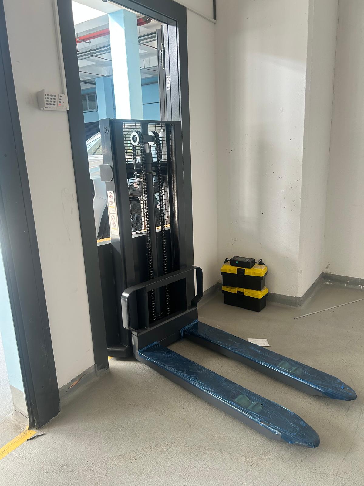 1.5 Ton 2 Metre Tam Otomatik İstif Makinesi