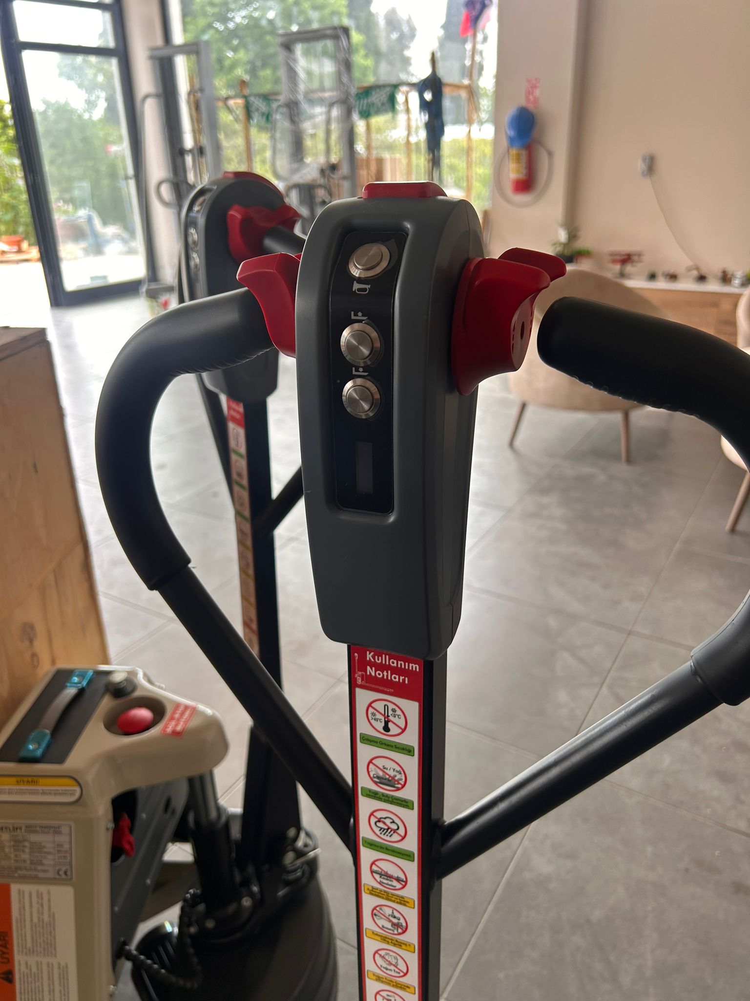 2 TON 48 VOLT LİTYUM AKÜLÜ TRANSPALET