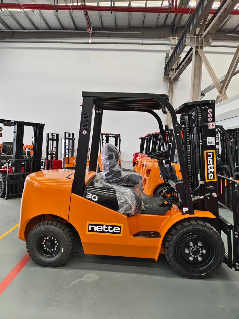 Nette marka 3 ton Dizel 4.50 Tripleks Forklift