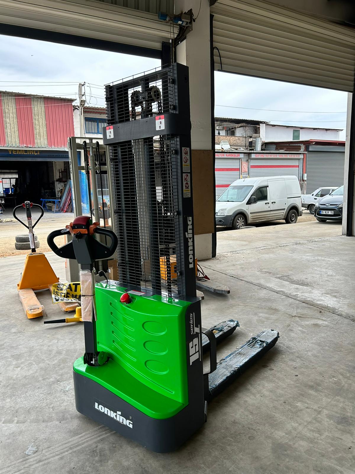 1.5 TON 3 METRE TAM OTOMATİK İSTİF MAKİNESİ